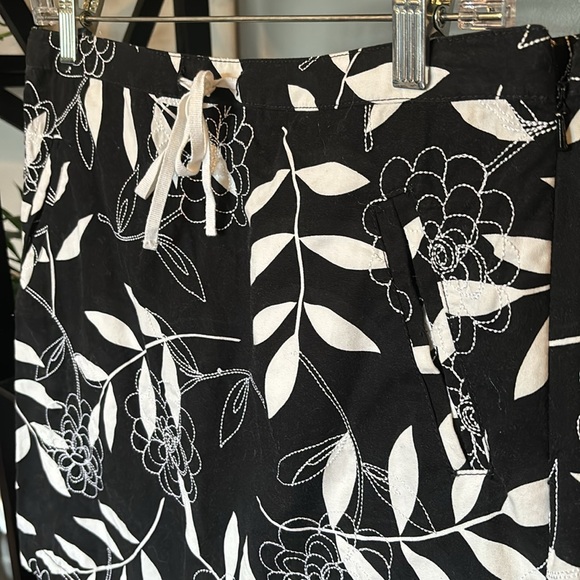 Y2K floral mini skirt - Picture 2 of 4